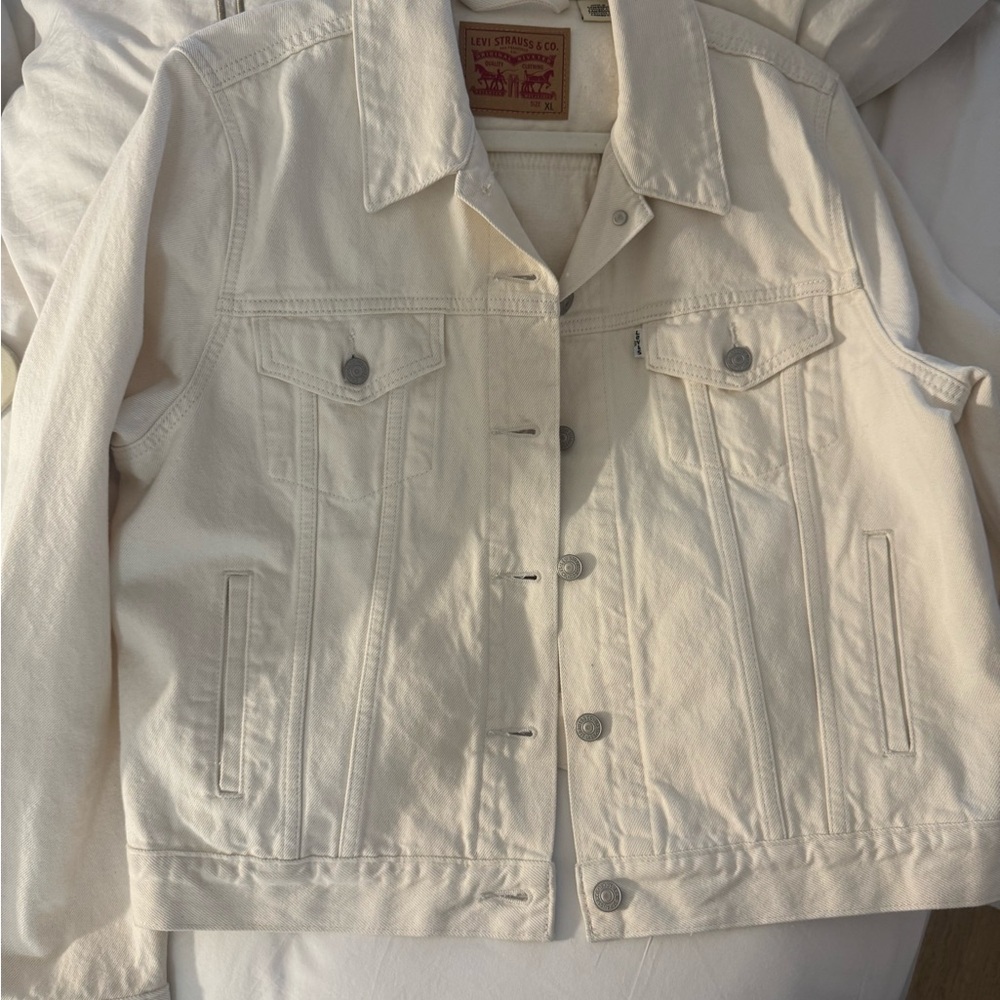 Levi's Cream Jean Jacket Classic Denim Style